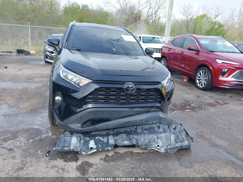 VIN 2T3W1RFV0MC087870 2021 TOYOTA RAV4 XLE