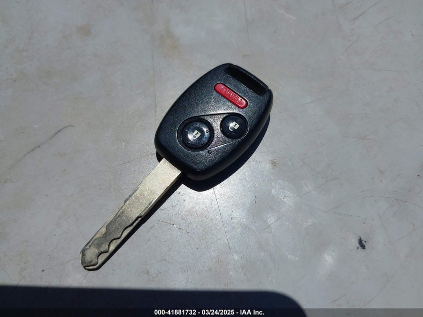 2013 HONDA FIT VIN: JHMGE8H39DC051724
