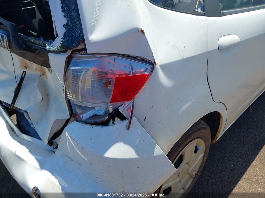 2013 HONDA FIT VIN: JHMGE8H39DC051724