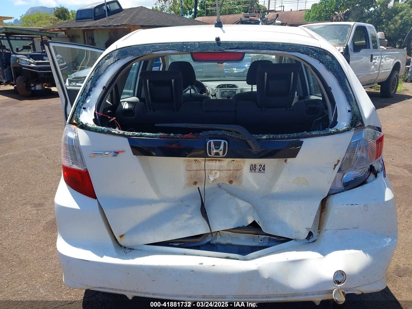 2013 HONDA FIT VIN: JHMGE8H39DC051724