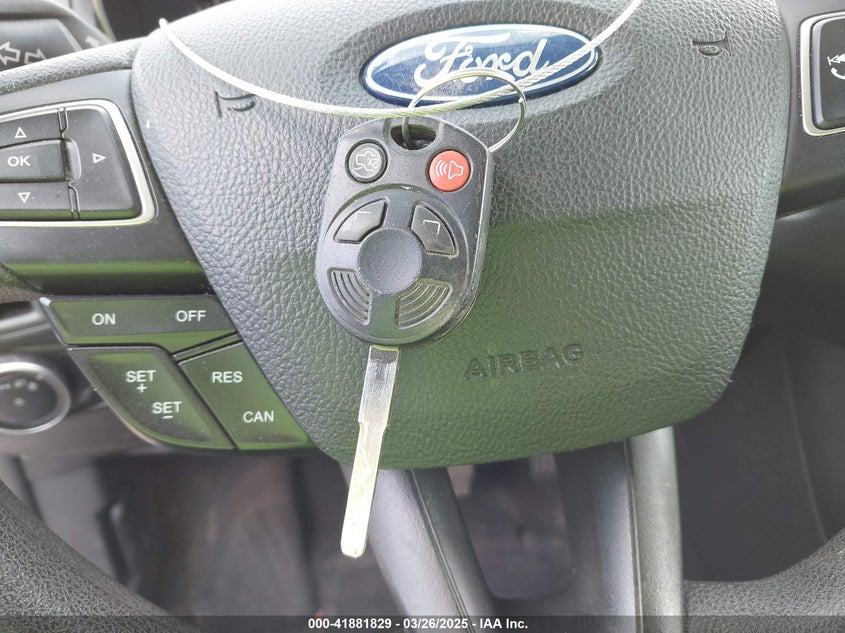 2015 FORD FOCUS VIN: 1FADP3F21FL342822
