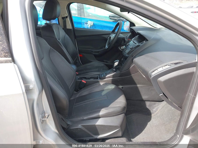 2015 FORD FOCUS VIN: 1FADP3F21FL342822