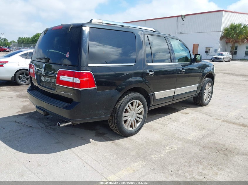 5LMFU275X8LJ19415 2008 LINCOLN NAVIGATOR photo no. 4