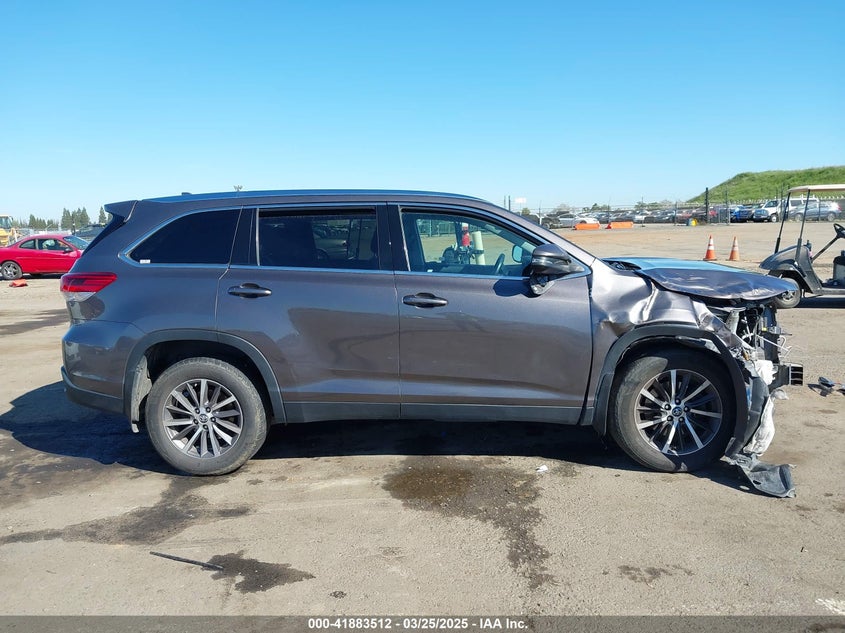 2019 TOYOTA HIGHLANDER VIN: 5TDJZRFH1KS576370