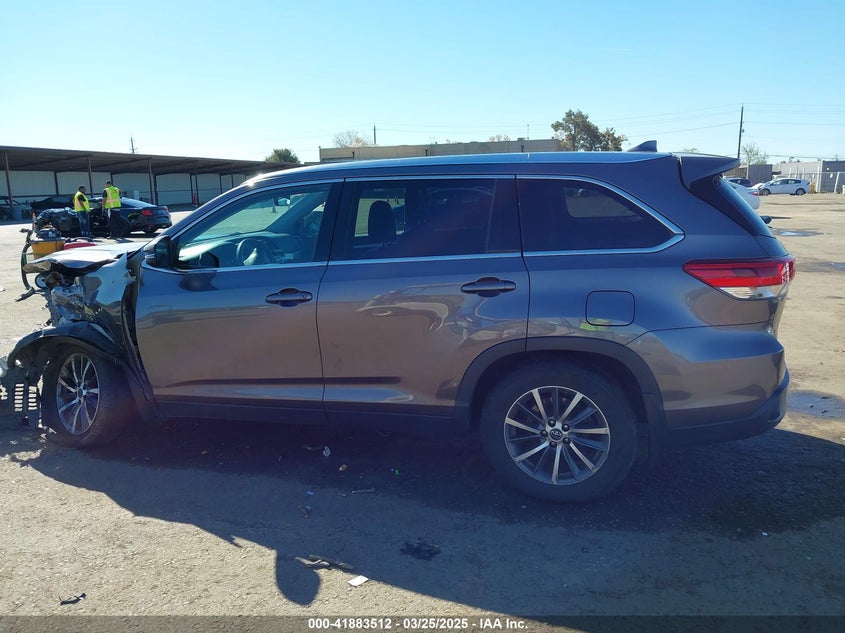 2019 TOYOTA HIGHLANDER VIN: 5TDJZRFH1KS576370