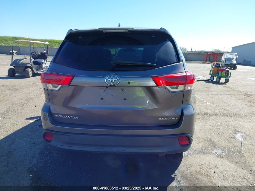 2019 TOYOTA HIGHLANDER VIN: 5TDJZRFH1KS576370