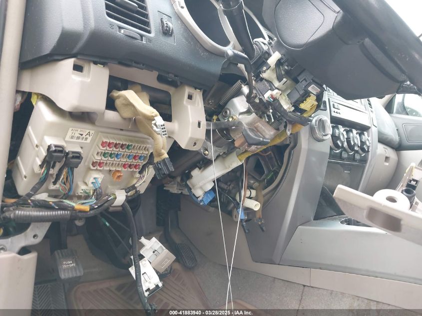 2003 Toyota 4Runner Limited V8 VIN: JTEBT17RX30002381 Lot: 41883940