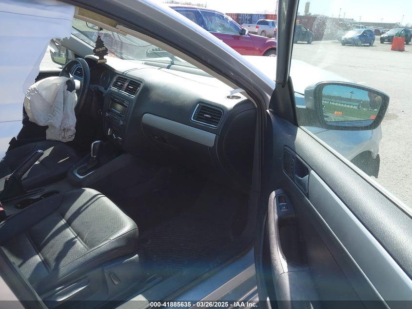 2013 VOLKSWAGEN JETTA VIN: 3VWDX7AJ2DM255391