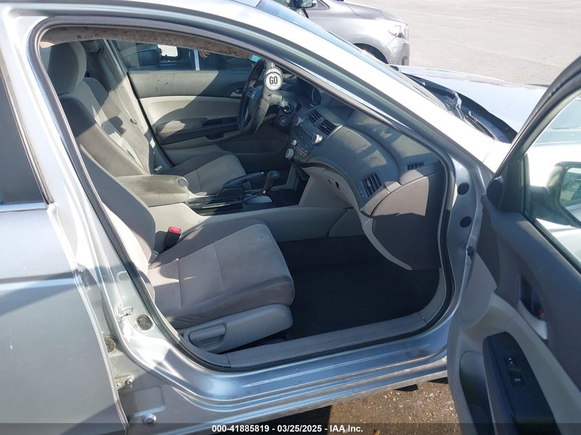 2009 HONDA ACCORD VIN: 1HGCP26499A047177