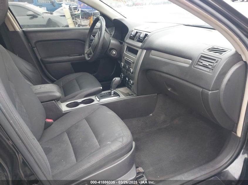 2011 FORD FUSION VIN: 3FAHP0HA2BR322918