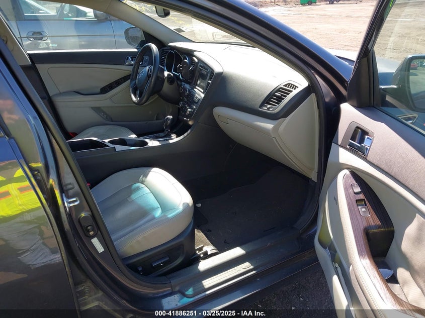2011 KIA OPTIMA VIN: KNAGN4A77B5055020