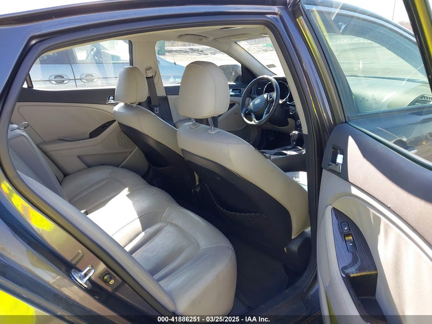2011 KIA OPTIMA VIN: KNAGN4A77B5055020