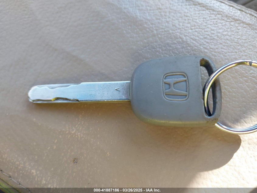 2006 HONDA ACCORD VIN: 1HGCM568X6A007831