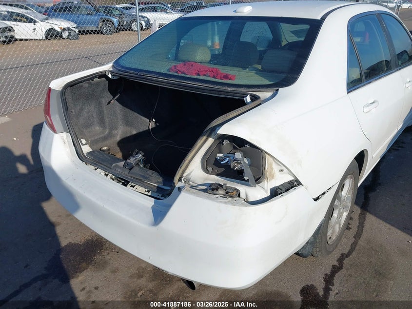 2006 HONDA ACCORD VIN: 1HGCM568X6A007831