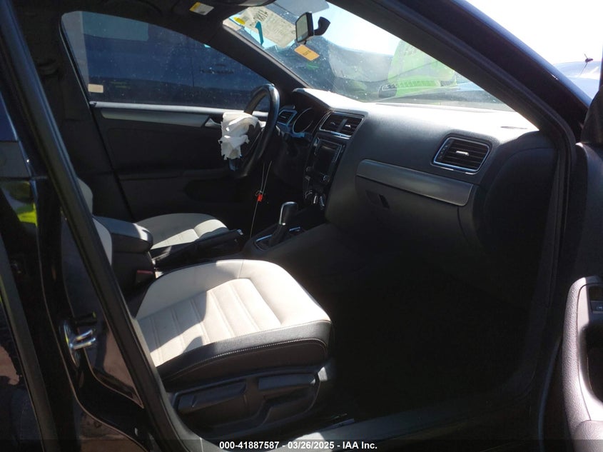 2016 VOLKSWAGEN JETTA VIN: 3VWD17AJ6GM402916