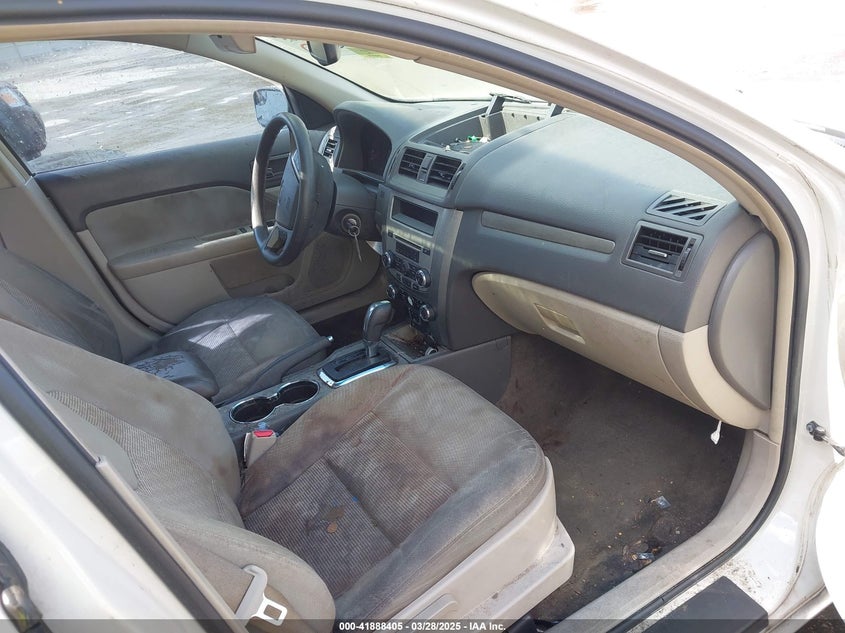 2011 FORD FUSION VIN: 3FAHP0HA0BR176938