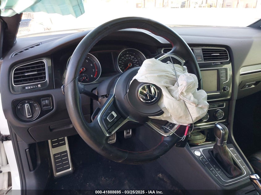 2016 Volkswagen Golf Gti Se W/Performance Package 4-Door VIN: 3VW447AU7GM021044 Lot: 41888695