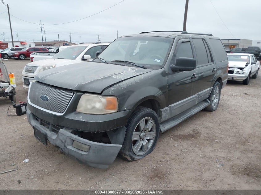 1FMRU15W44LA35137 2004 FORD EXPEDITION photo no. 2