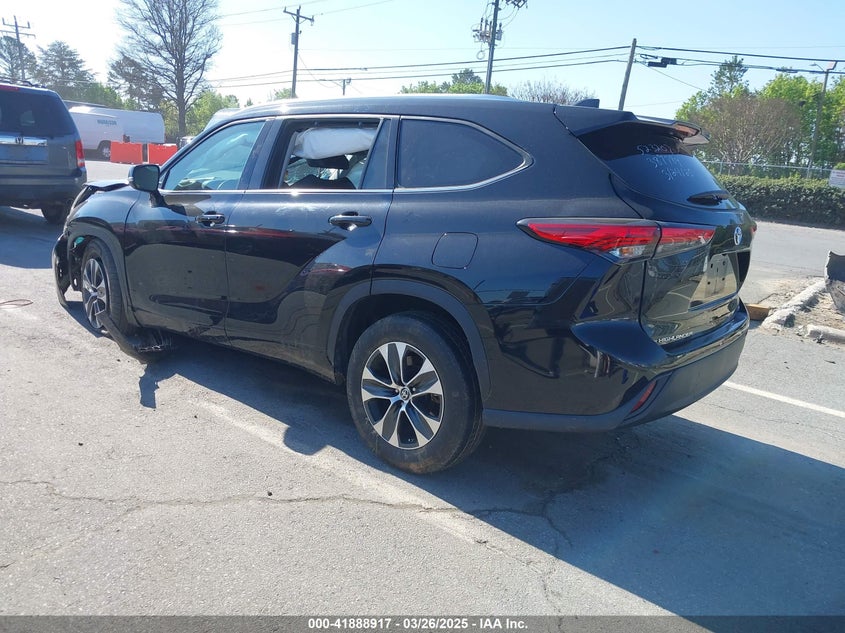 2021 TOYOTA HIGHLANDER XLE - 5TDGZRAH5MS523207