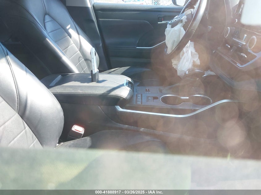 2021 TOYOTA HIGHLANDER XLE - 5TDGZRAH5MS523207