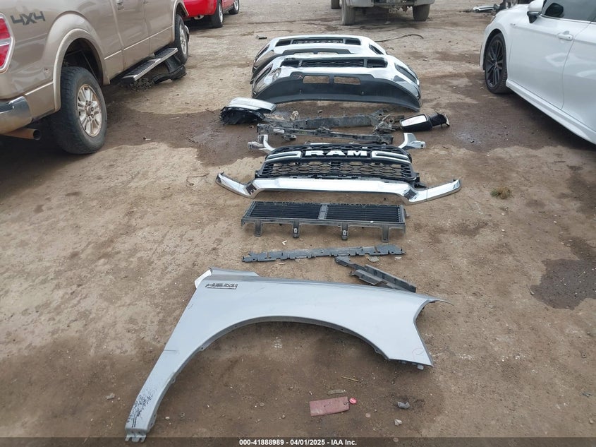 2019 RAM 2500 TRADESMAN  4X4 8' BOX - 3C6UR5HL9KG641236