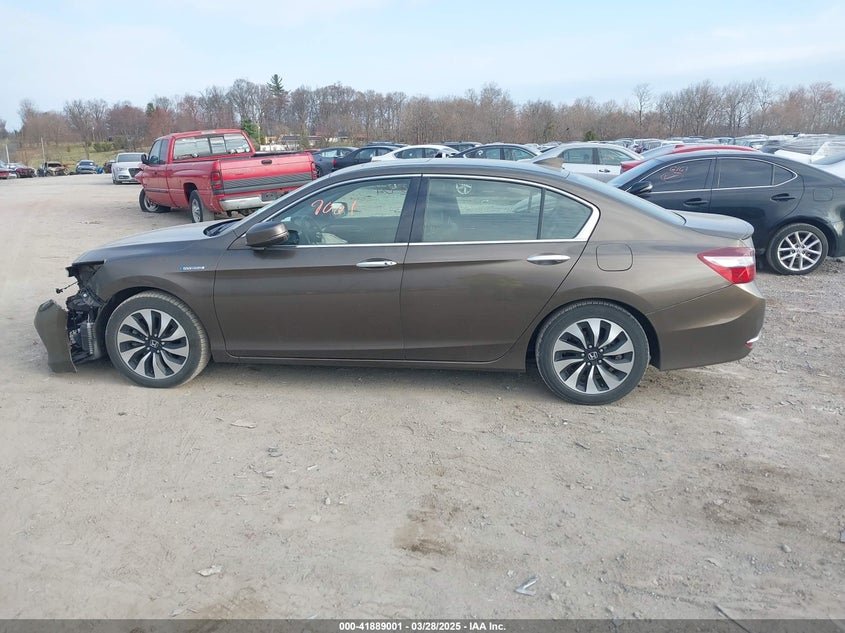 2017 HONDA ACCORD VIN: JHMCR6F59HC022905