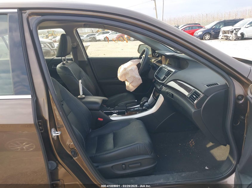 2017 HONDA ACCORD VIN: JHMCR6F59HC022905