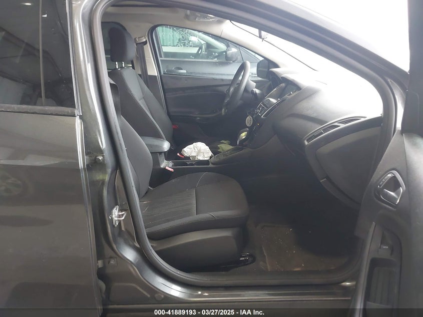 2017 FORD FOCUS VIN: 1FADP3M25HL229946
