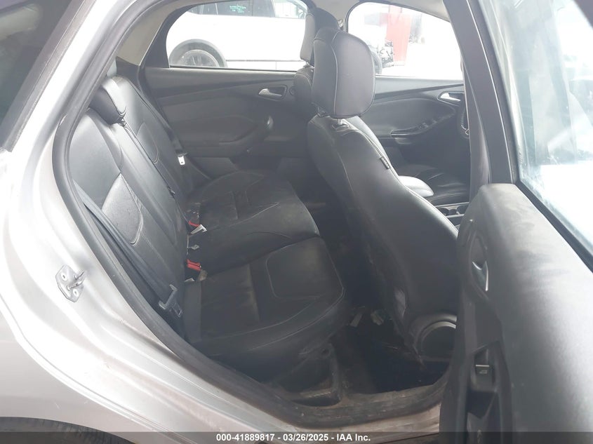2017 FORD FOCUS VIN: 1FADP3J26HL335777