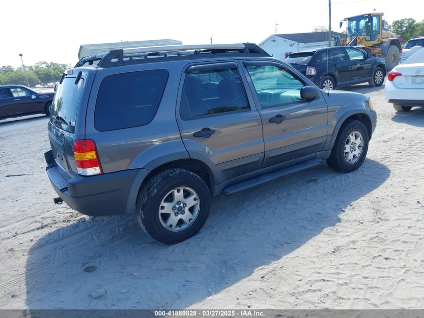 2003 FORD ESCAPE auction photo 4