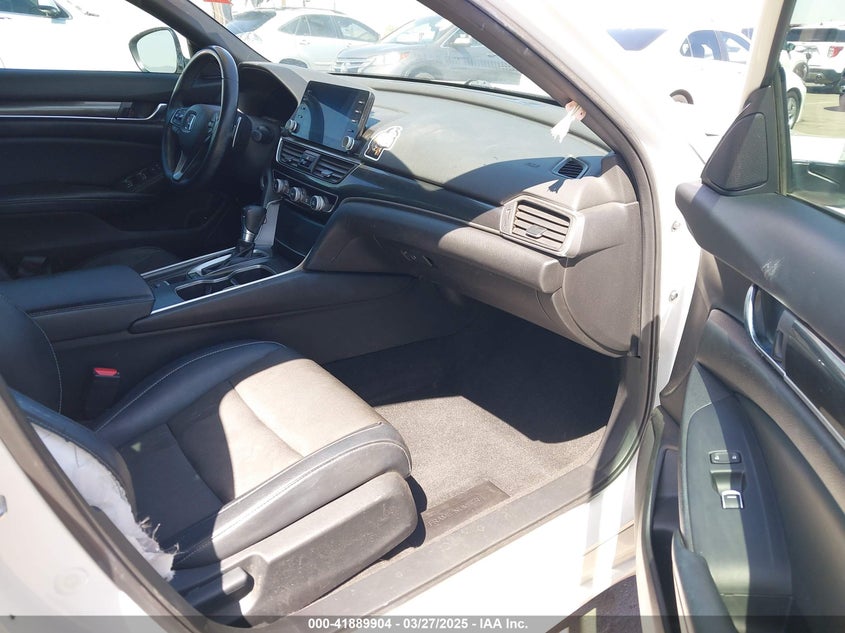 2018 HONDA ACCORD VIN: 1HGCV1F35JA119374