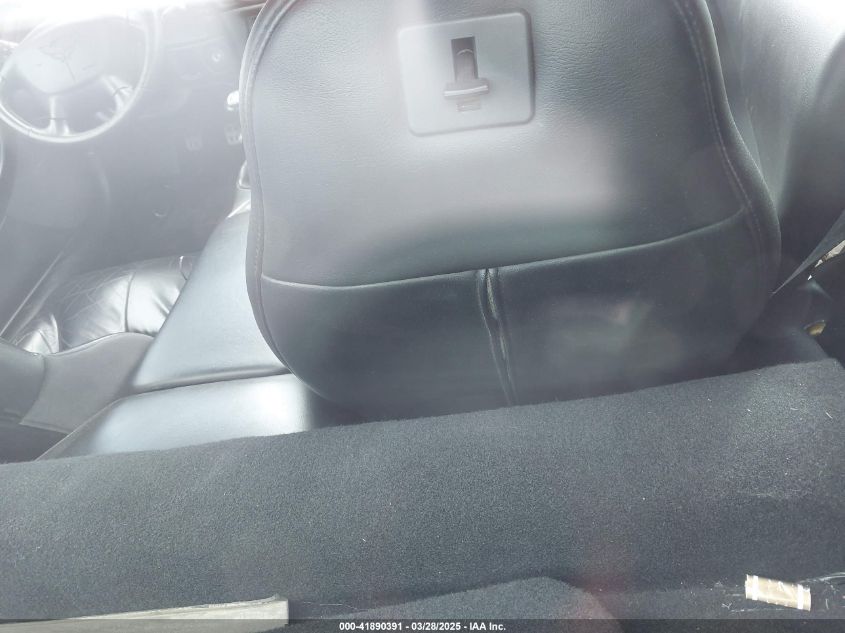 2000 Chevrolet Corvette Hardtop VIN: 1G1YY12G7Y5115827 Lot: 41890391