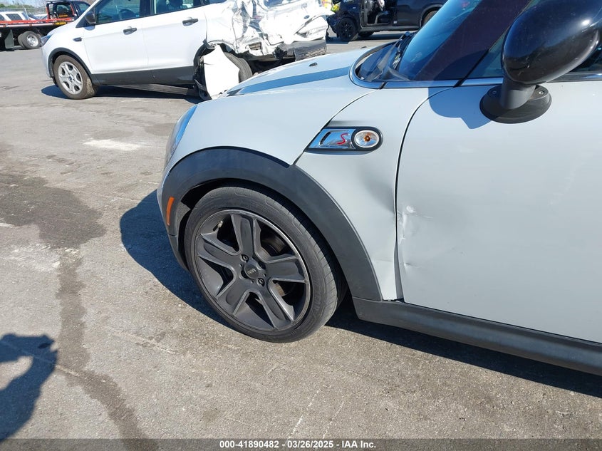 2014 MINI CLUBMAN VIN: WMWZG3C54ET800699