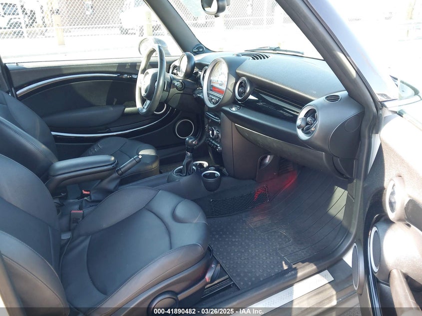 2014 MINI CLUBMAN VIN: WMWZG3C54ET800699