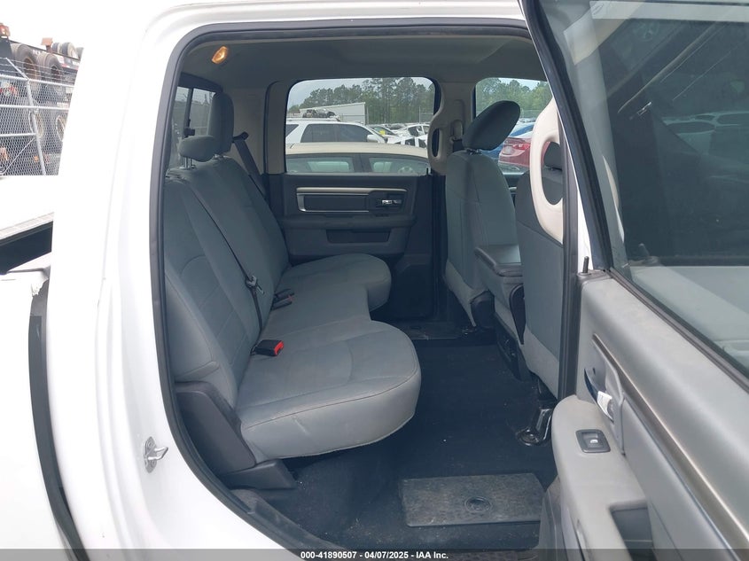 2019 RAM 1500 CLASSIC VIN: 1C6RR7TT0KS601743