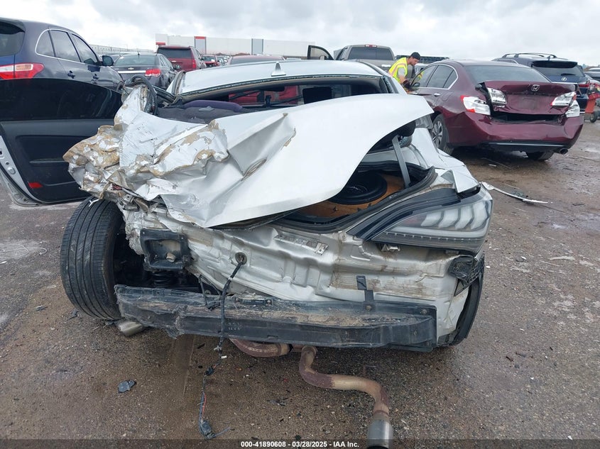2010 HYUNDAI GENESIS VIN: KMHHT6KD1AU007817