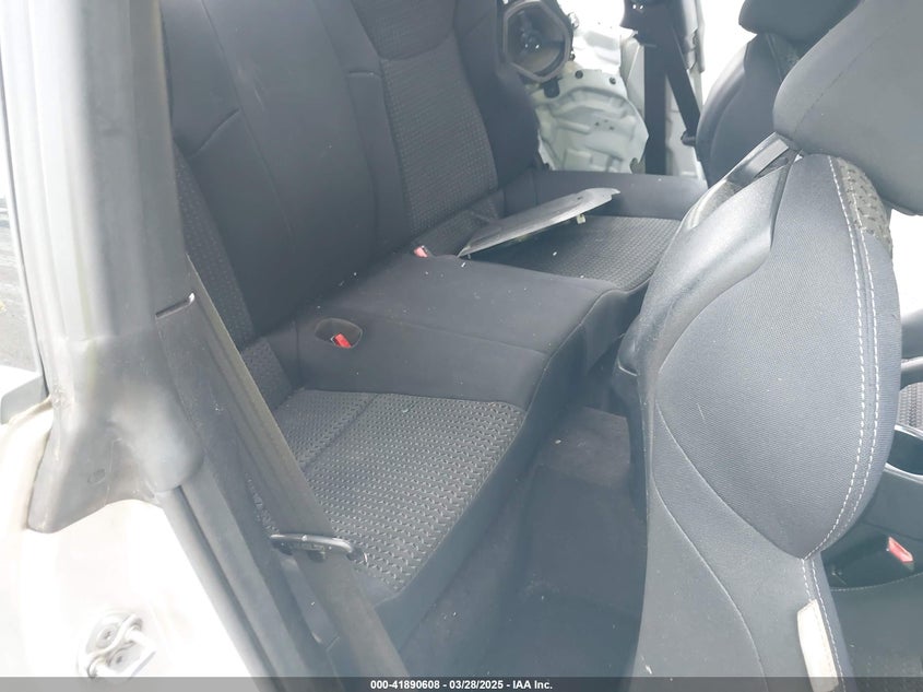 2010 HYUNDAI GENESIS VIN: KMHHT6KD1AU007817