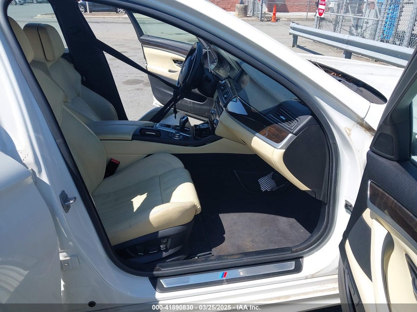 2013 BMW M5 VIN: WBSFV9C58DC773268