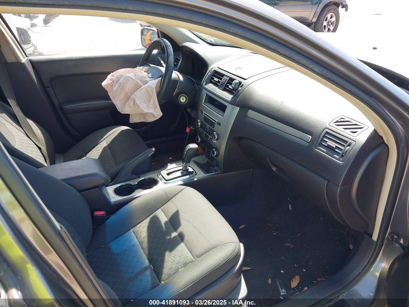 2011 FORD FUSION VIN: 3FAHP0HA2BR132049
