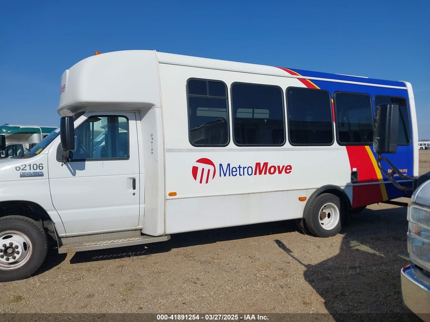 2017 Ford E-450 Cutaway VIN: 1FDFE4FS2HDC67328 Lot: 41891254