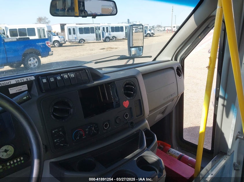 2017 Ford E-450 Cutaway VIN: 1FDFE4FS2HDC67328 Lot: 41891254