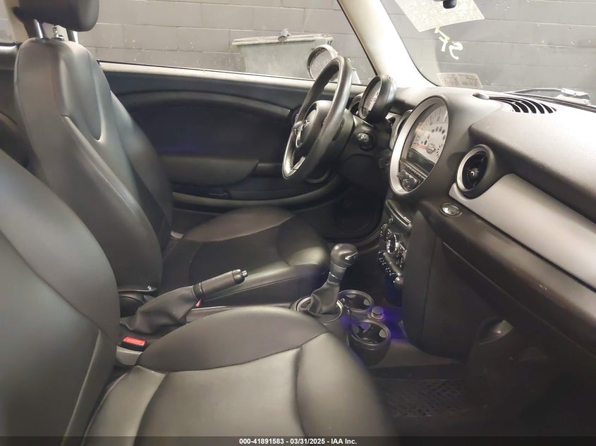 2013 MINI HARDTOP VIN: WMWSU3C55DT679450