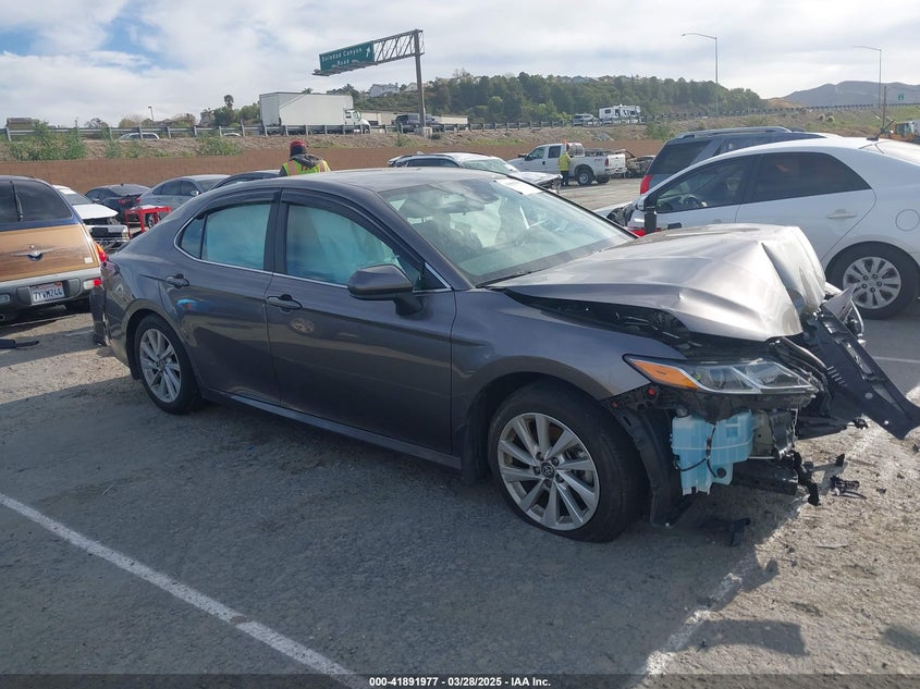TOYOTA CAMRY LE 2023