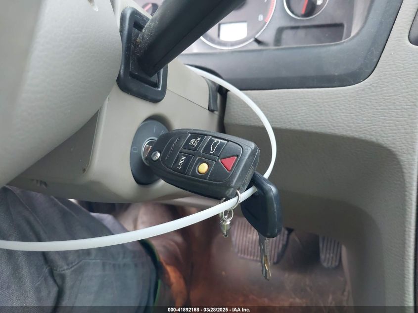 2005 Volvo V70 2.4 VIN: YV1SW612052503849 Lot: 41892168