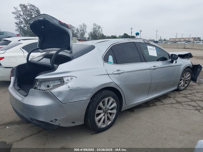 2018 TOYOTA CAMRY LE - 4T1B11HK7JU618651