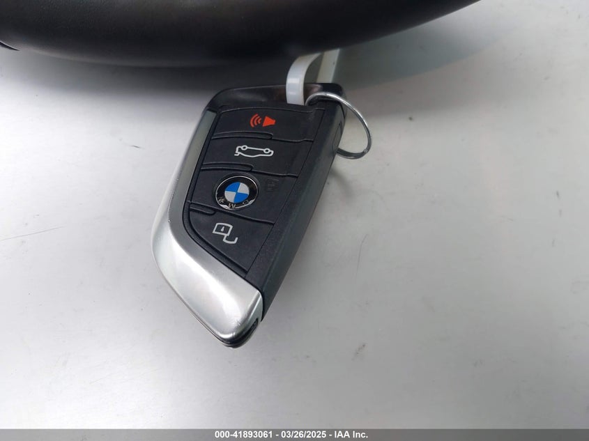 VIN 3MW69FF0XP8D71108 2023 BMW 330I