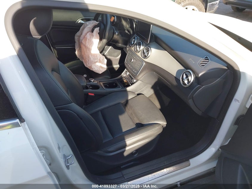 2017 MERCEDES-BENZ GLA VIN: WDCTG4GB2HJ355212
