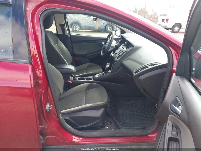 2014 FORD FOCUS VIN: 1FADP3F27EL403007
