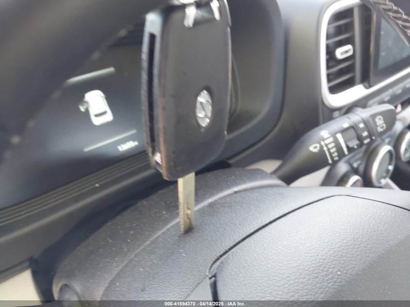 2023 HYUNDAI VENUE SEL - KMHRC8A37PU252526