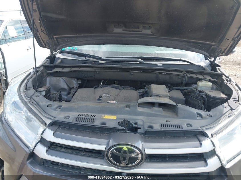 2018 TOYOTA HIGHLANDER LE - 5TDZZRFHXJS249130